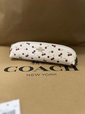 🍒🍒🌸 NEW Coach Cherry Print Pencil Case CFA45 Gold/Chalk Multi